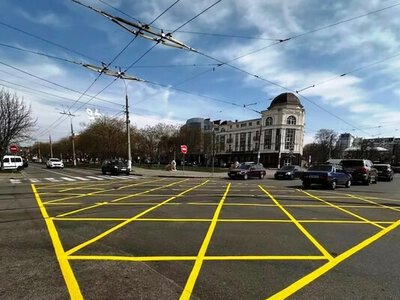 Из-за яркой разметки на дорогах водителям грозят большие штрафы: что нужно знать