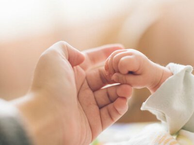 Перепутали младенцев в роддоме: что известно о вопиющем случае