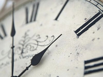 Переход на зимнее время: когда переводить стрелки часов в Украине и как это влияет на организм