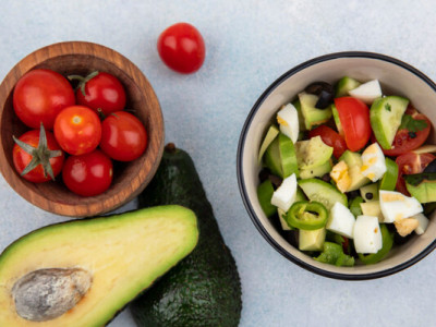 Авокадо-салат с помидорами: идеальный рецепт для тех, кто любит свежесть и баланс