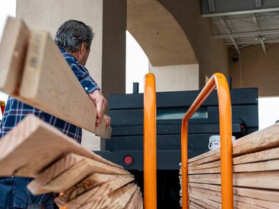 Сколько лет страхового стажа нужно для пенсии в 2025 году: детали