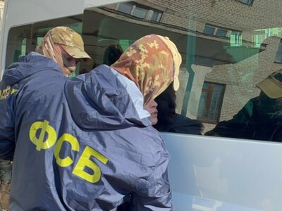 Крымчанок, у которых прошли обыски, российские власти подозревают в терроризме