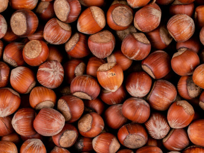Обязательно разложите каштаны на полках и избавитесь от многих проблем: полезный лайфхак