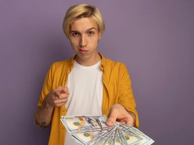 Незаметные расходы, которые опустошают кошелек: как их преодолеть