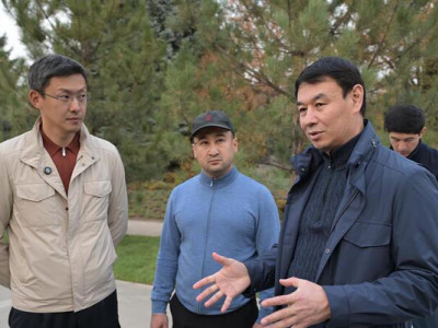 Аким города Алматы ознакомился с ходом строительства социальных и общественных объектов