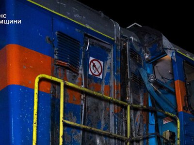 РФ ударила по железной дороге в Сумской области. Повреждены поезда, некоторые участки – без напряжения