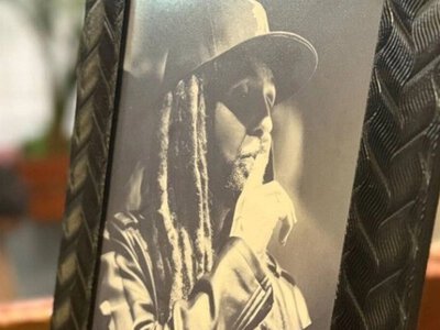 Хоронят в его любимой кепке: в Киеве прощаются с лидером группы Green Grey