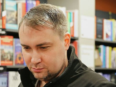 Буданову в магазине наставили вилку в лицо. Реакцию главы ГУР обсуждают в сети. Видео