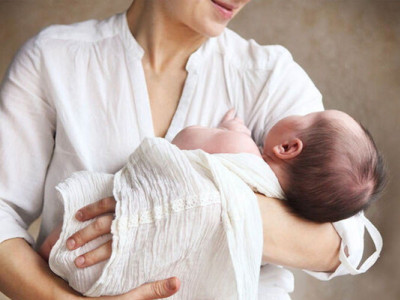 Из оккупации удалось вернуть молодую маму с младенцем