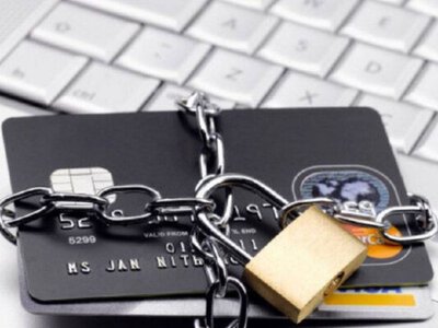 Украинцам начали блокировать банковские карты: причины