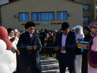 В Исатайском районе открылся Парк учителя