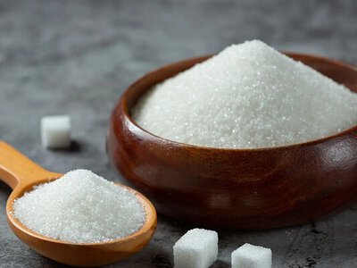 Диетолог развенчала три самых популярных мифа о сахаре, в которые давно стоит перестать верить