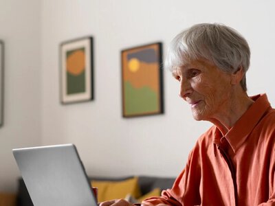 У пенсионеров требуют справки о доходах: кому нужно обратиться в Пенсионный фонд