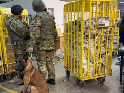 В полиции рассказали, кто отправил взрывчатку Укрпоштою в Киеве. Подозреваемого задержали 