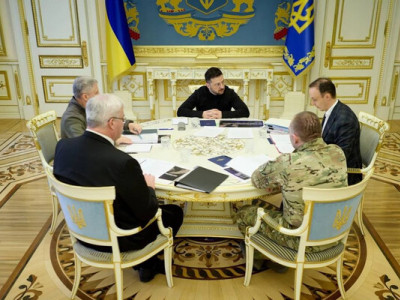 Зеленский согласовал направления санкционной работы против рф: названы ключевые моменты