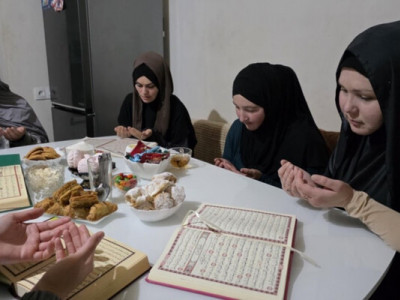 В аннексированном РФ Крыму прошел вечер писем политзаключенным: жители поддержали арестованных женщин