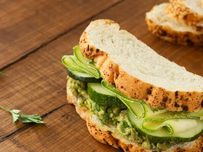 Сытная идея из кабачков: горячие творожные сэндвичи без хлопот