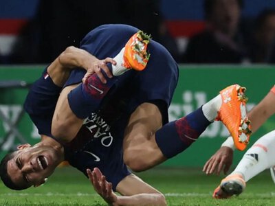 В ПСЖ новые потери: Хакими получил серьезную травму в матче с Баварией
