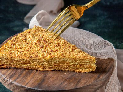 Торт за 15 минут без духовки: медовый шедевр, который обожают все