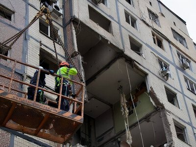 В Днепре, где дрон РФ попал в деявятиэтажку, найдено тело женщины 