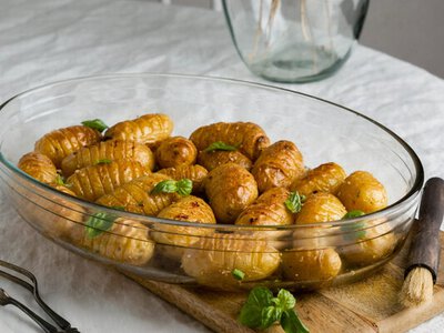 Картофель в мундире с зеленью: простой рецепт