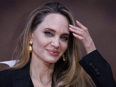 Не испугалась. В больнице Херсона рассказали новые подробности о тайном приезде Джоли 