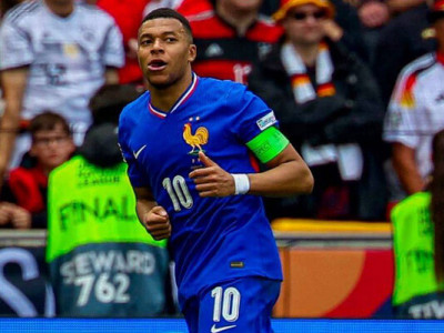 Мбаппе: «Если бы футбол был справедливым, Украина должна была бы забить»