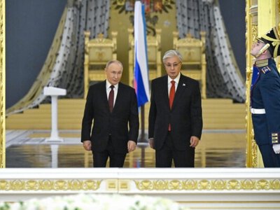 Упражнение в осторожности: как Казахстан лавирует между Россией и США. Выводы после поездок Токаева