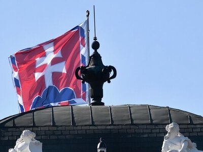 В Словакии заявили, что исключение из санкций США против Лукойла и Роснефти распространяется и на них 