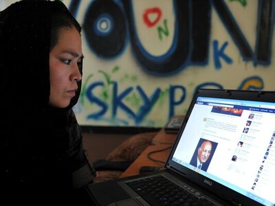 «Талибы приговорили меня к смерти». Как бежавшая из Афганистана не добилась статуса в Алматы и уехала на Запад