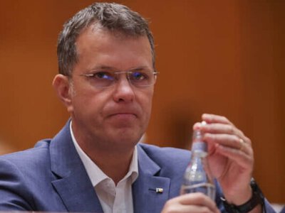  Министр обороны Румынии подал в отставку из-за ложной информации в резюме 