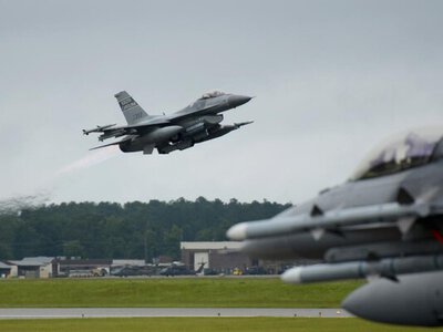 В США истребитель перехватил самолет вблизи резиденции Трампа