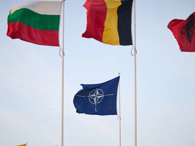 НАТО стремится получить место за столом мирных переговоров по войне РФ против Украины - Politico