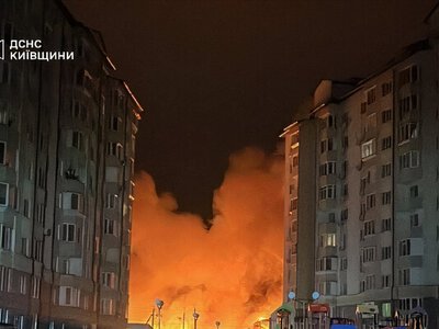 Спасатели показали масштабные последствия обстрела РФ в Киевской области 