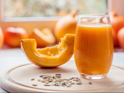Если добавить с тыквенный сок курагу, получится невероятный напиток