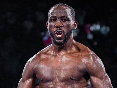 Известный боксер лишился своего чемпионского пояса