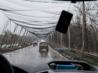 Россияне вошли в село в Сумской области и вывезли оттуда людей – СМИ 