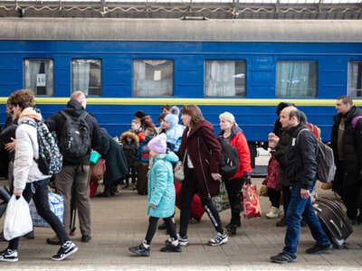 Помощь для внутренних переселенцев в 2026 году: у кого отберут выплаты