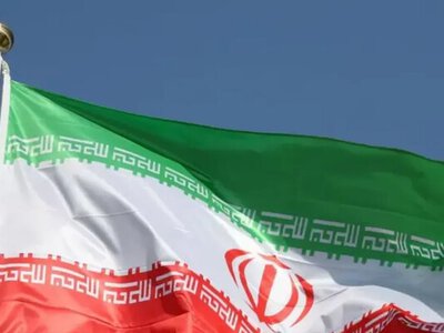 Иран охвачен протестами из-за падения риала и инфляции: правительство обещает решить проблему - BBC