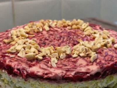 Не Шуба и не Оливье: как приготовить салат Граф на Новый год 2026