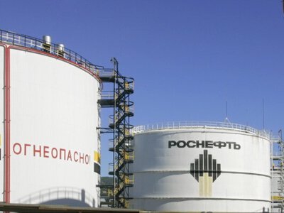 В России после атаки дронов горели НПЗ «Роснефти» и нефтехранилище