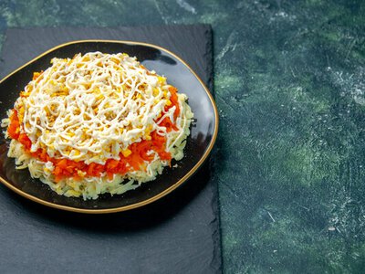 Салат с рисом и тунцом, который спасает, когда нет времени готовить