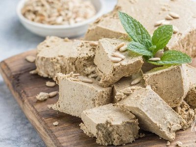 Так ли полезна халва, как о ней говорят: в чём секрет популярной сладости