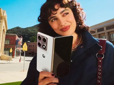 Чем удивила смартфон-книжка Razr Fold от Motorola