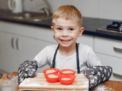 С какого возраста ребенок может готовить сам? Простой и безопасный подход
