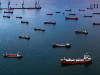 Удары на суше и на море: что происходит с «теневым флотом» РФ