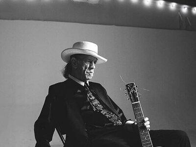 Американский блюзмен написал эпический блюз в поддержку Украины