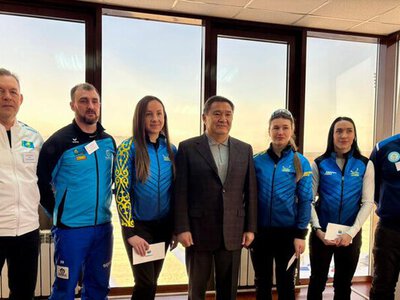 Аким области Марат Ахметжанов встретился с участницами Олимпийских игр