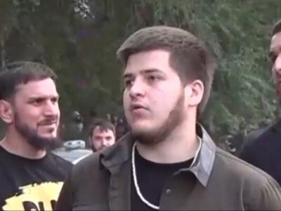 Полиция досмотрела телефоны у сотрудников больницы в Грозном, куда сына Кадырова доставили после ДТП