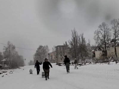 Штурмуют Константиновку на мотоциклах: Российская армия пытается взять город в «клешни»